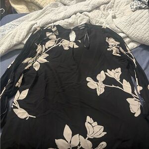 Black Floral Long Sleeve Tunic-NWOT